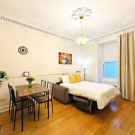 Lovely Immaculate Flat By Meadows 아파트 *