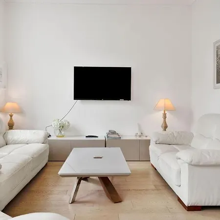 Guestready - Modern Comfort In *