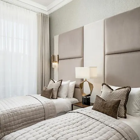 Sovo - Luxury Georgian Centre 아파트