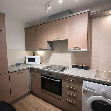 Spacious 2 King Bed Flat Near Centre 아파트