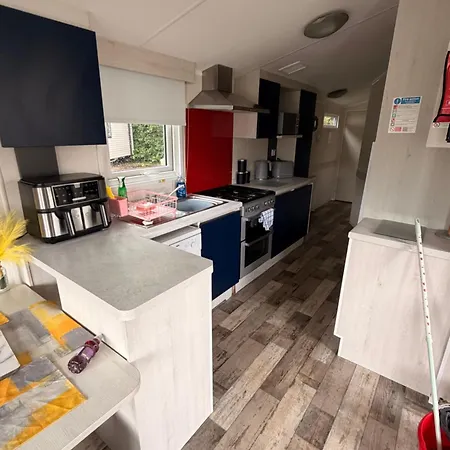 Hoopers Hideaway Caravan Setonsands