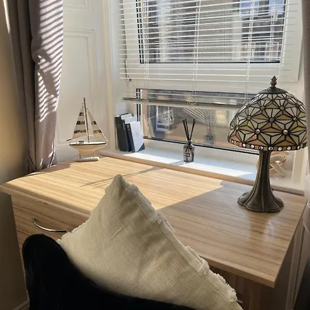 Stylish With Fast Wi-fi & Parking