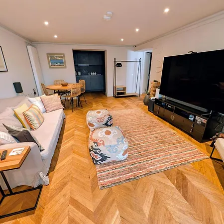 Апартаменты Stylish 1 Bed In Centre Эдинбург