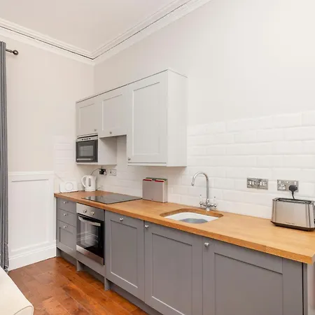 Stylish West End 1-bed - Prime Location Apartamento Edimburgo