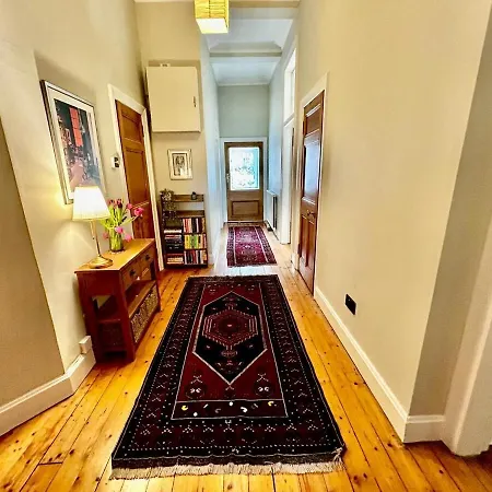 Peaceful Festival Retreat - Main Door Garden Flat * Edimburgo