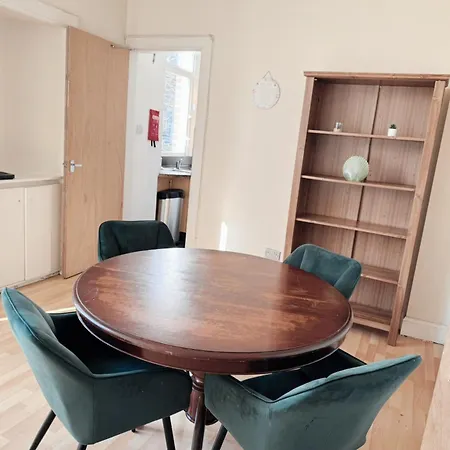 2 Bedrooms Leith Walk Apartamento Edimburgo