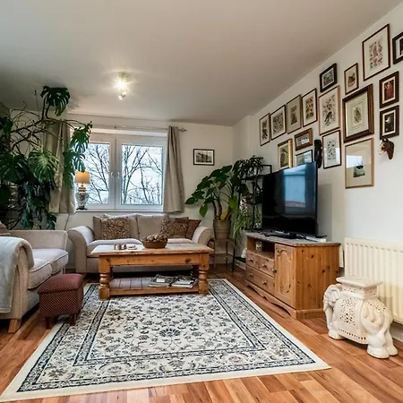 아파트 Charming 2br W Balcony & Free Parking - Pass The Keys *