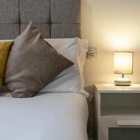 Cosy 2-bed Sleeps 4 Edinburgh