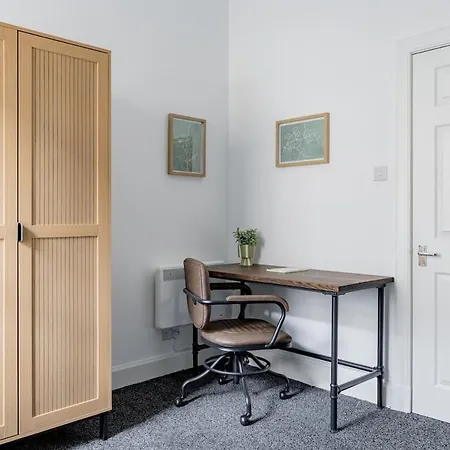 Stylish 1 Bed Leith Near Shore & Tram Apartamento