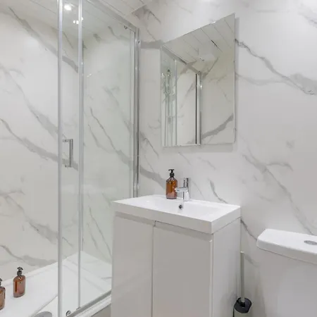 Stylish 1 Bed Leith Near Shore & Tram アパート *