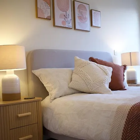 아파트 Lovely 2 Bed Apartment, Sleeps 6,