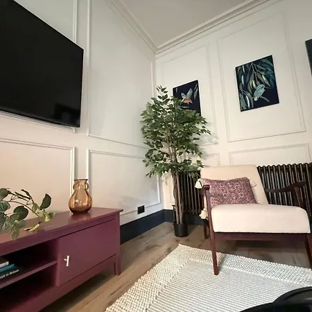 Traditional 1 Bed, Centre,