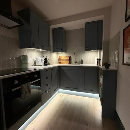 Traditional 1 Bed, Centre,