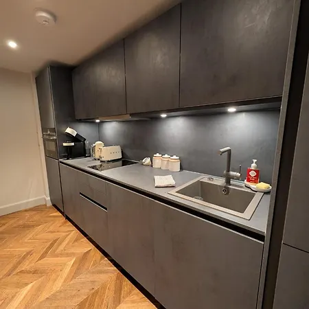 Апартаменты Stylish 1 Bed In Centre