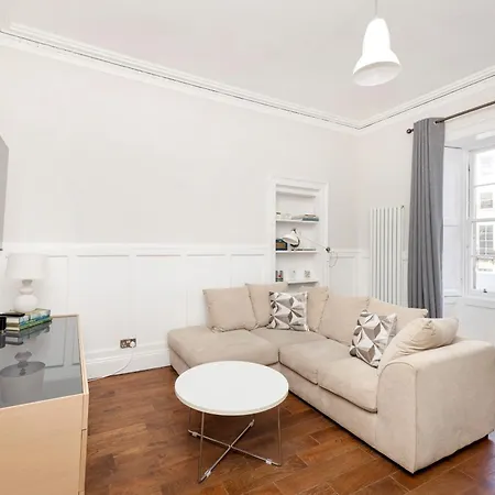 Stylish West End 1-bed - Prime Location Apartamento