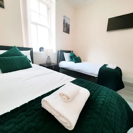 Charming 2br *
