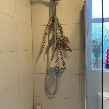 Apartamento One-bed Flat In Leith Edimburgo