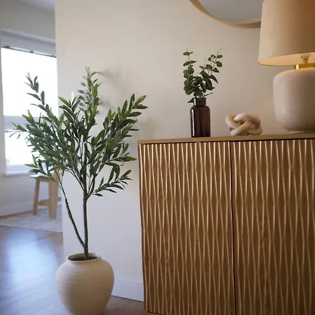 아파트 Lovely 2 Bed Apartment, Sleeps 6,