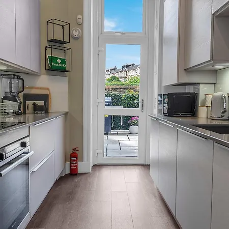 Private Patio & Bbq Walk To Tram Heart Of Centre Apartamento Edimburgo