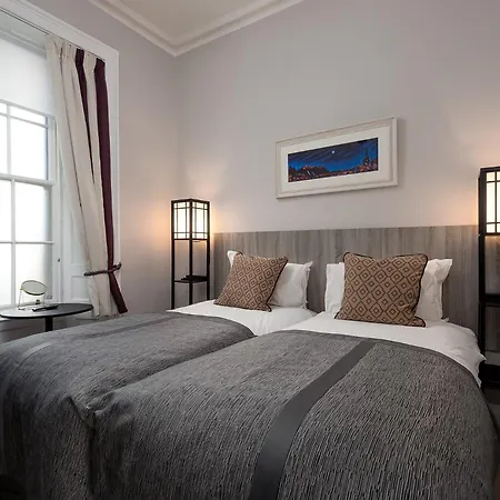 Апартаменты The Fetlock At Hill Square Эдинбург