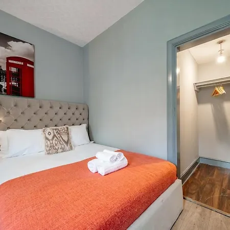 Thistle Nest Flat Sleeps 6 Centre! *