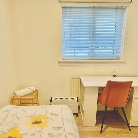 아파트 3 Bed Garden House Direct Connection To Airport N Train Station