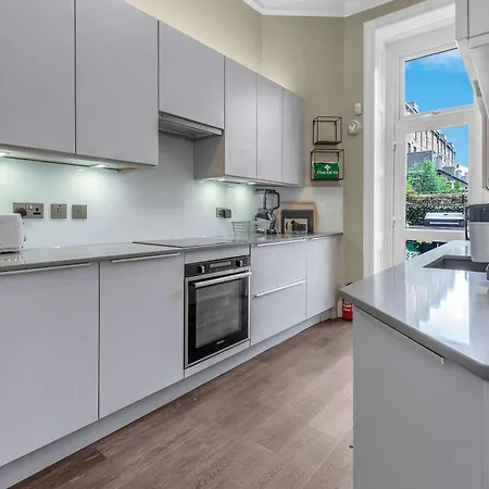 Private Patio & Bbq Walk To Tram Heart Of Centre *
