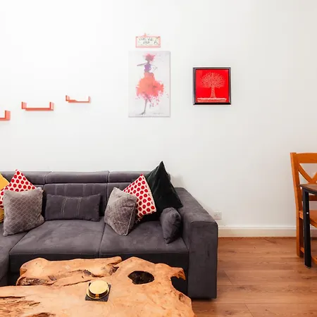 Cosy 2 Bdrm In Centre Of *