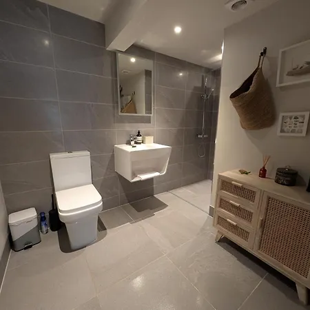 Апартаменты Stylish 1 Bed In Centre