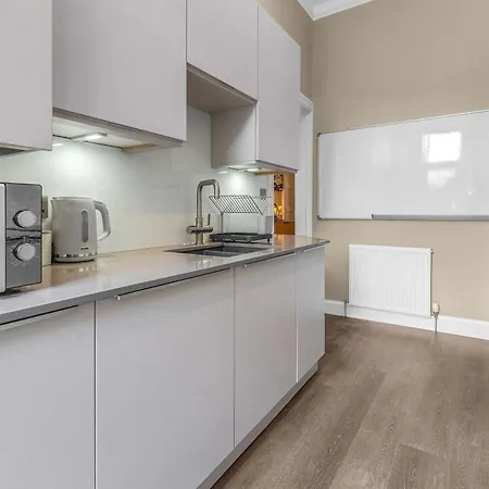 Private Patio & Bbq Walk To Tram Heart Of Centre Edimburgo