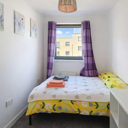 Anna Flat-family Near Royal Infirmary Free Parking *