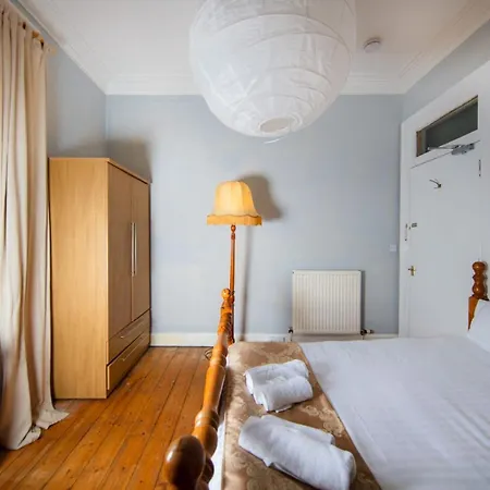 Cosy 4 Bdrm By Meadows * Edimburgo