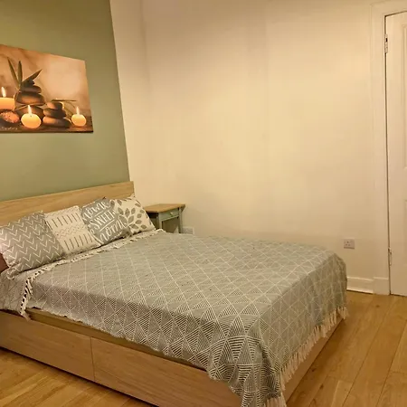 Lovely Immaculate Flat By Meadows 아파트 *