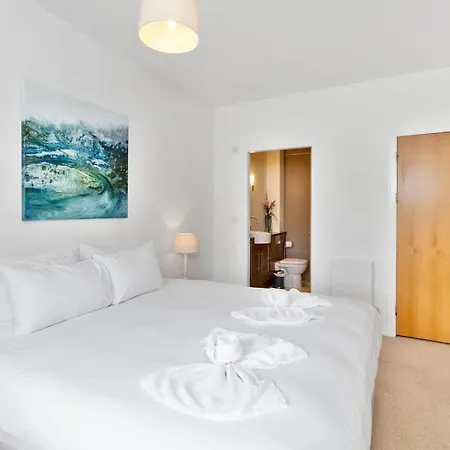 Guestready - Modern Comfort In *