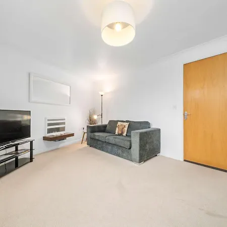 Cosy 2-bed Sleeps 4 Апартаменты