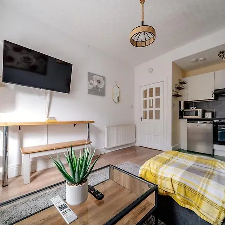 Апартаменты The Caledonian Retreat Sleep 6, Walk Everywhere! Эдинбург