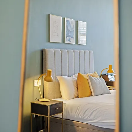 Castle Steps Away - Modern Flat * 爱丁堡
