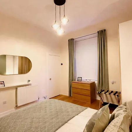 Lovely Immaculate Flat By Meadows 아파트