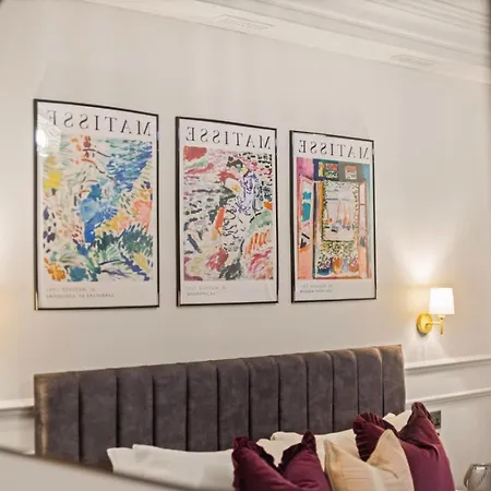 Traditional 1 Bed, Centre, *