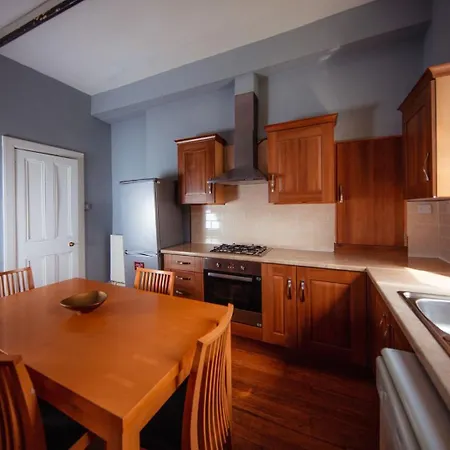 Cosy 4 Bdrm By Meadows *