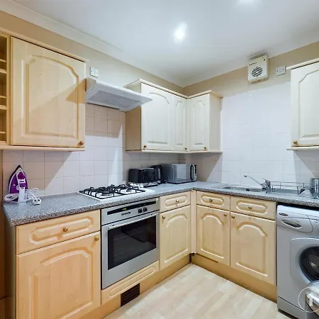 Roseburn Place With 2 Spacious Double Bedrooms