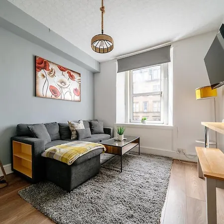 The Caledonian Retreat Sleep 6, Walk Everywhere! Apartman