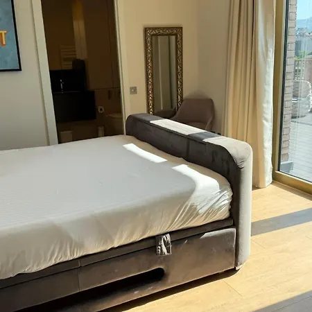 Апартаменты Stunning And Three Bedroom Penthouse With Roof Terrace *