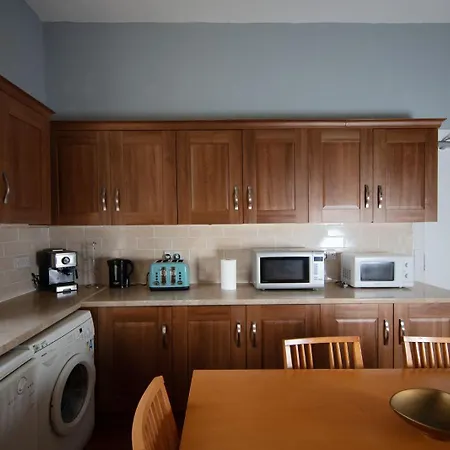 Apartamento Cosy 4 Bdrm By Meadows Edimburgo
