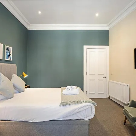 Castle Steps Away - Modern Flat 爱丁堡