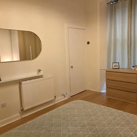 Lovely Immaculate Flat By Meadows