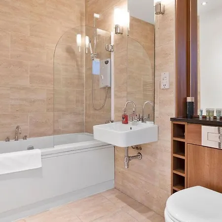 아파트 Guestready - Modern Comfort In *
