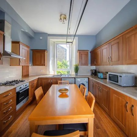 Apartamento Cosy 4 Bdrm By Meadows *