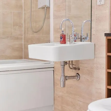 Guestready - Modern Comfort In *