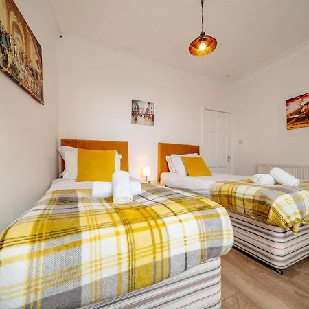 The Caledonian Retreat Sleep 6, Walk Everywhere! Эдинбург